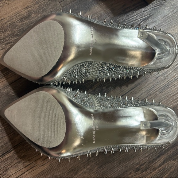 Steve Madden Various Clear Rhinestones Studded Pump - Picture 6 of 7